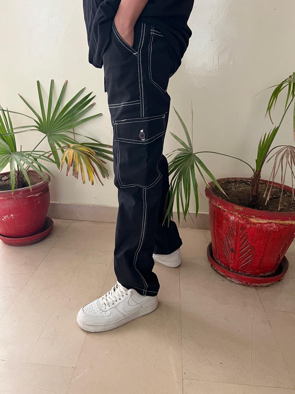 WHITE STITCHED BLACK CARGO PANT