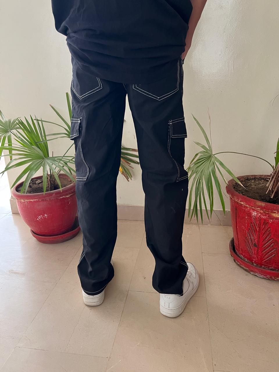 WHITE STITCHED BLACK CARGO PANT