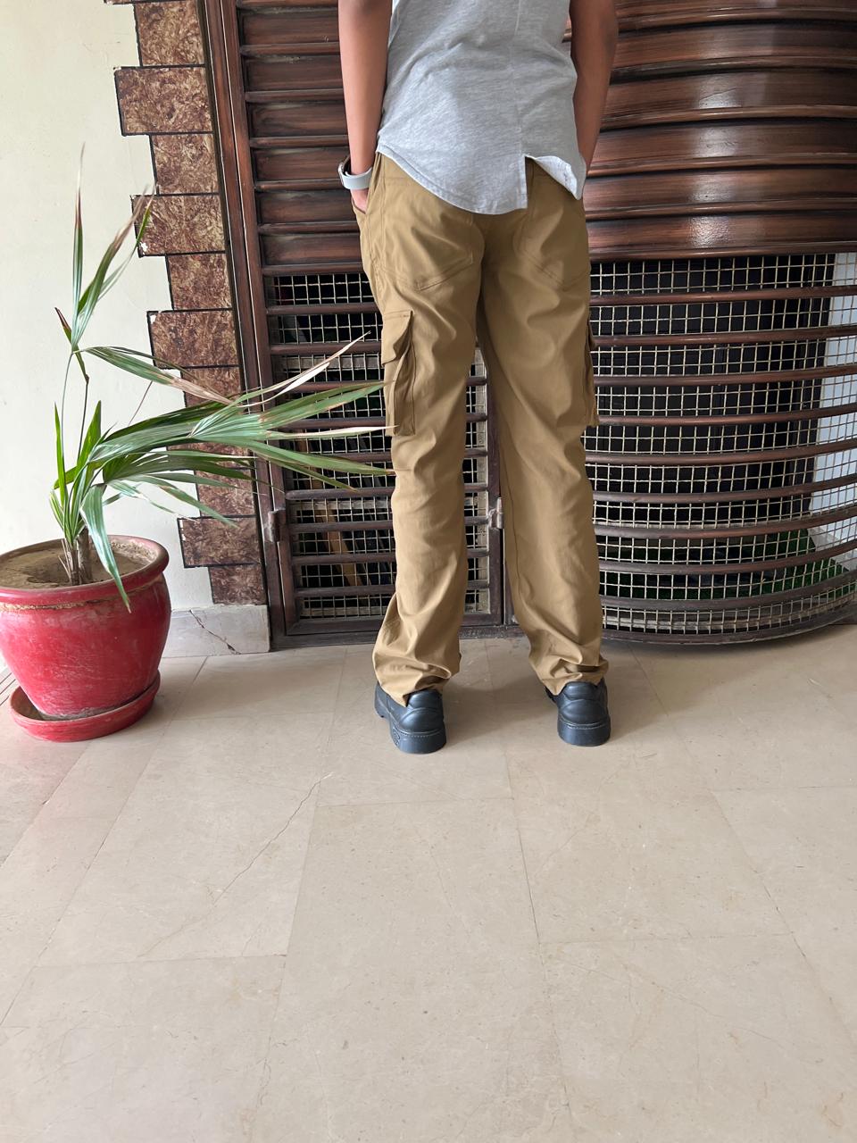 LOOSE FIT POWER STRECH CARGOS CAMEL COLOUR
